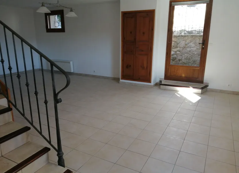 Flat Rue des Jaïnes in Bézaudun-les-Alpes