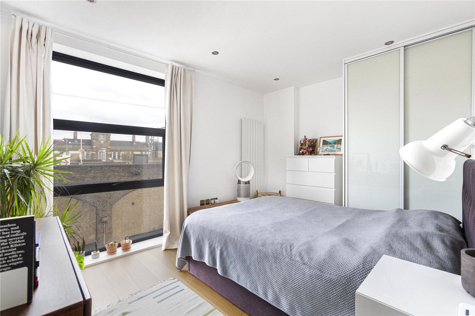 Flat Clare Street in Greater London
