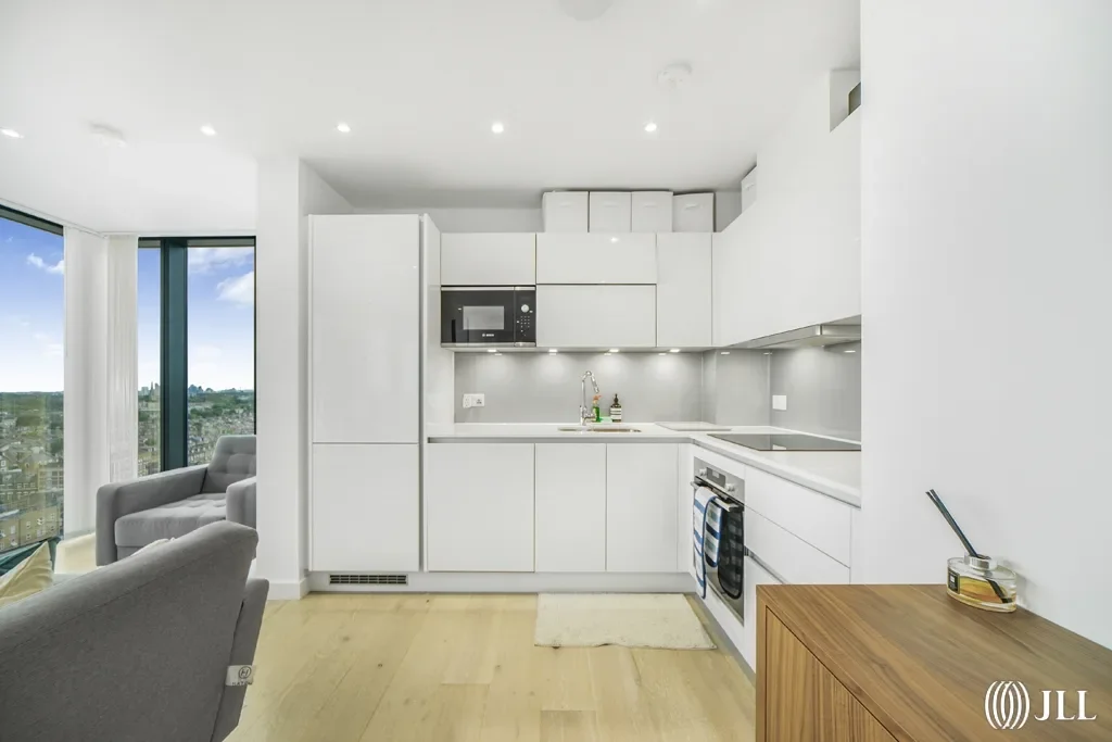 Flat City North Place in Greater London