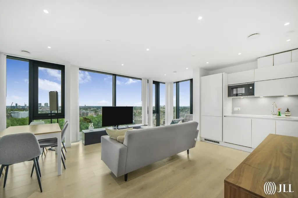 Flat City North Place in Greater London