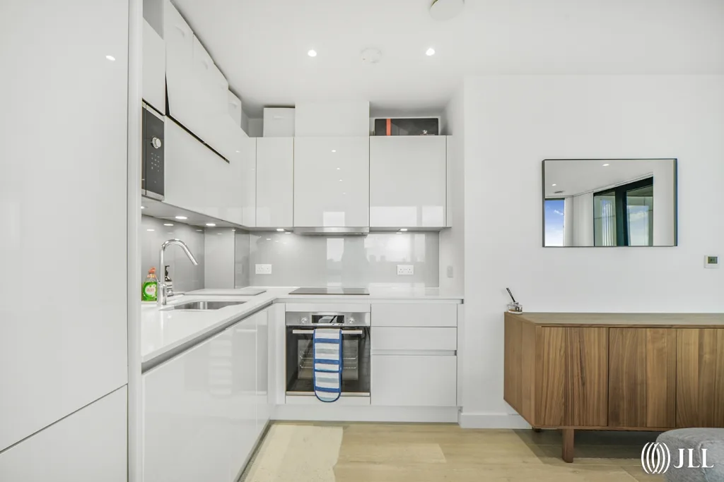 Flat City North Place in Greater London