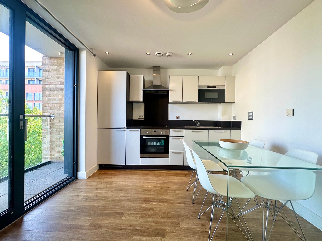 Flat Surrey Quays Road in Greater London