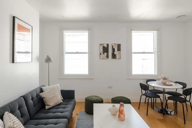 Flat Evelyn Yard in City of Westminster