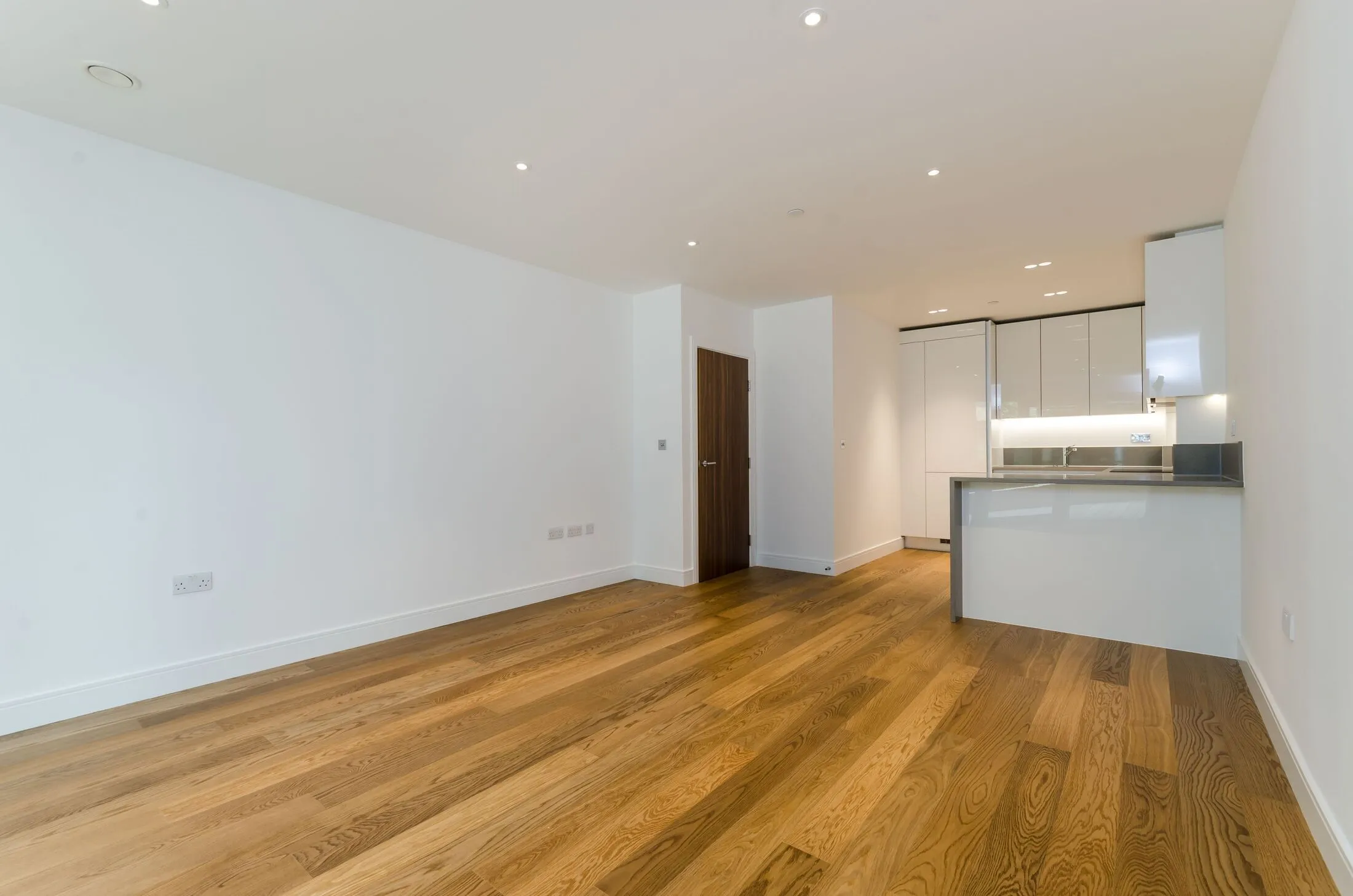 Flat Longfield Avenue in Greater London