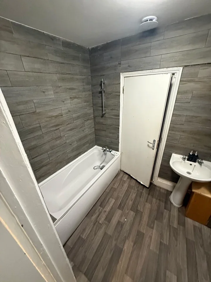 Flat Wimborne Road in Greater London