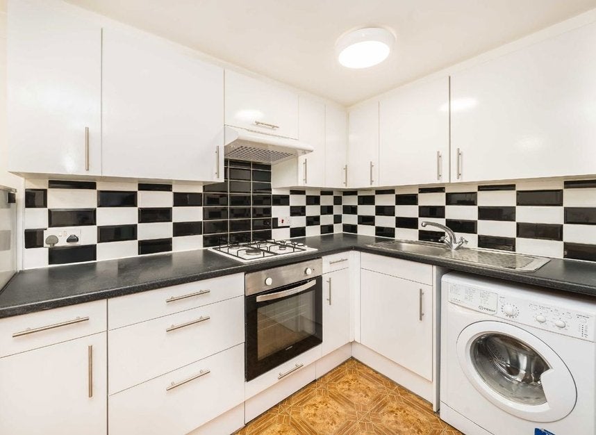 Flat Bedford Road in Greater London