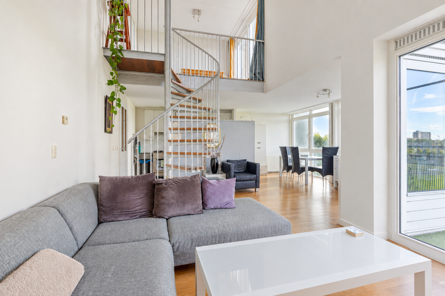 Appartement te koop: Dedemsvaartweg 781, 'S-Gravenhage
