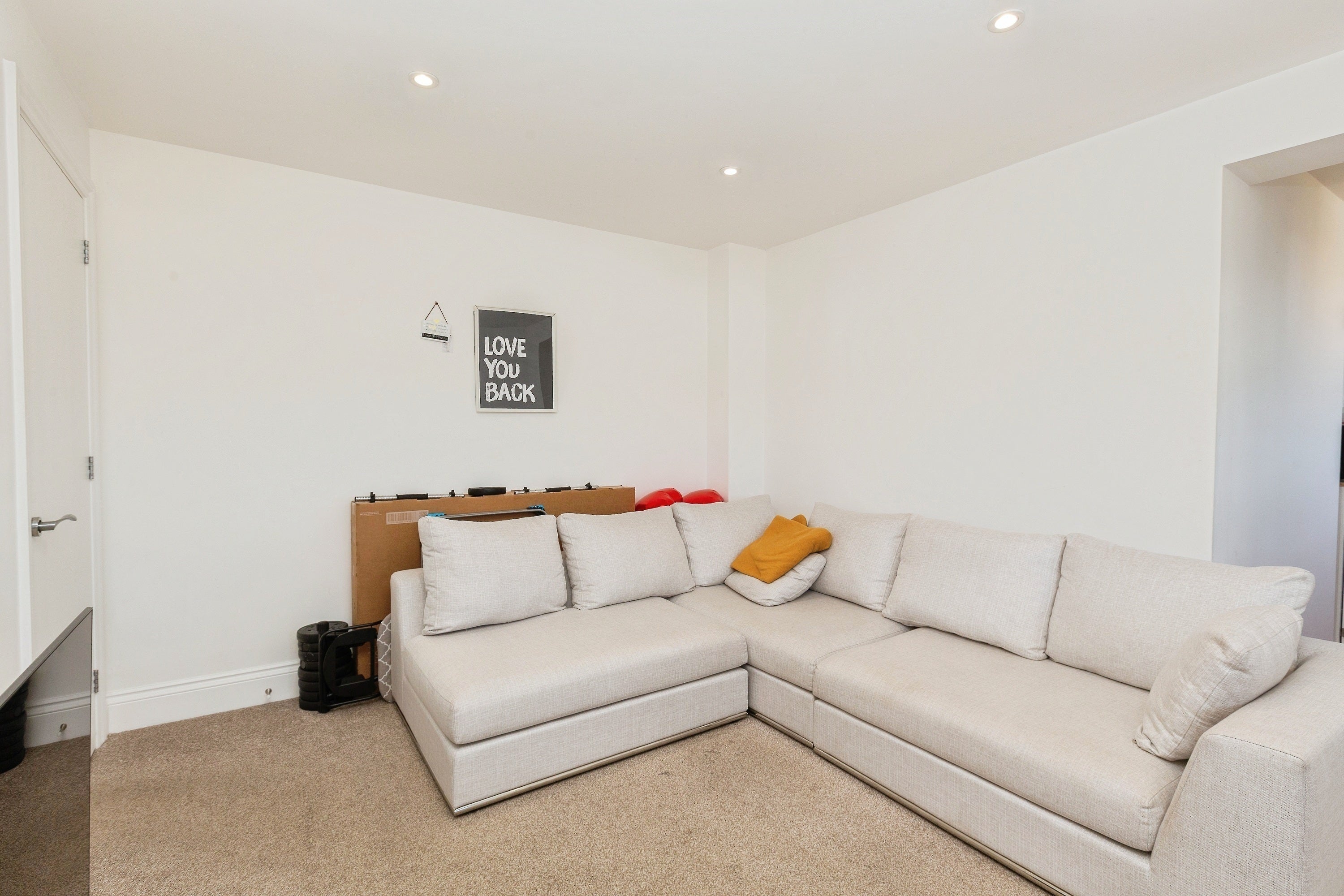 Flat Walton Street in Aylesbury