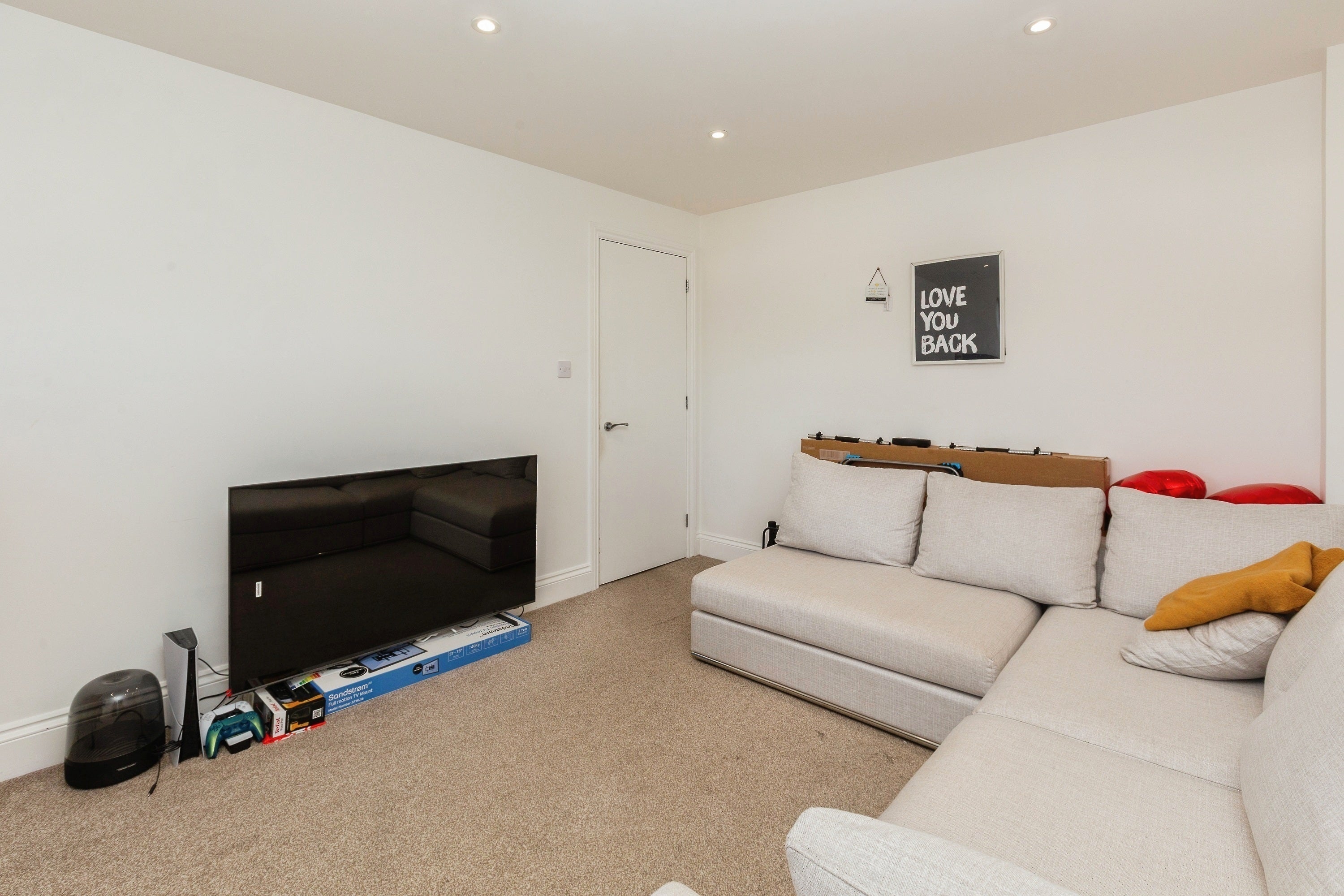 Flat Walton Street in Aylesbury