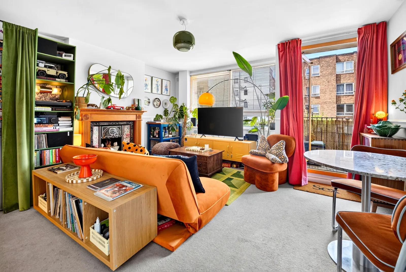 Flat Aberdeen Park in Greater London