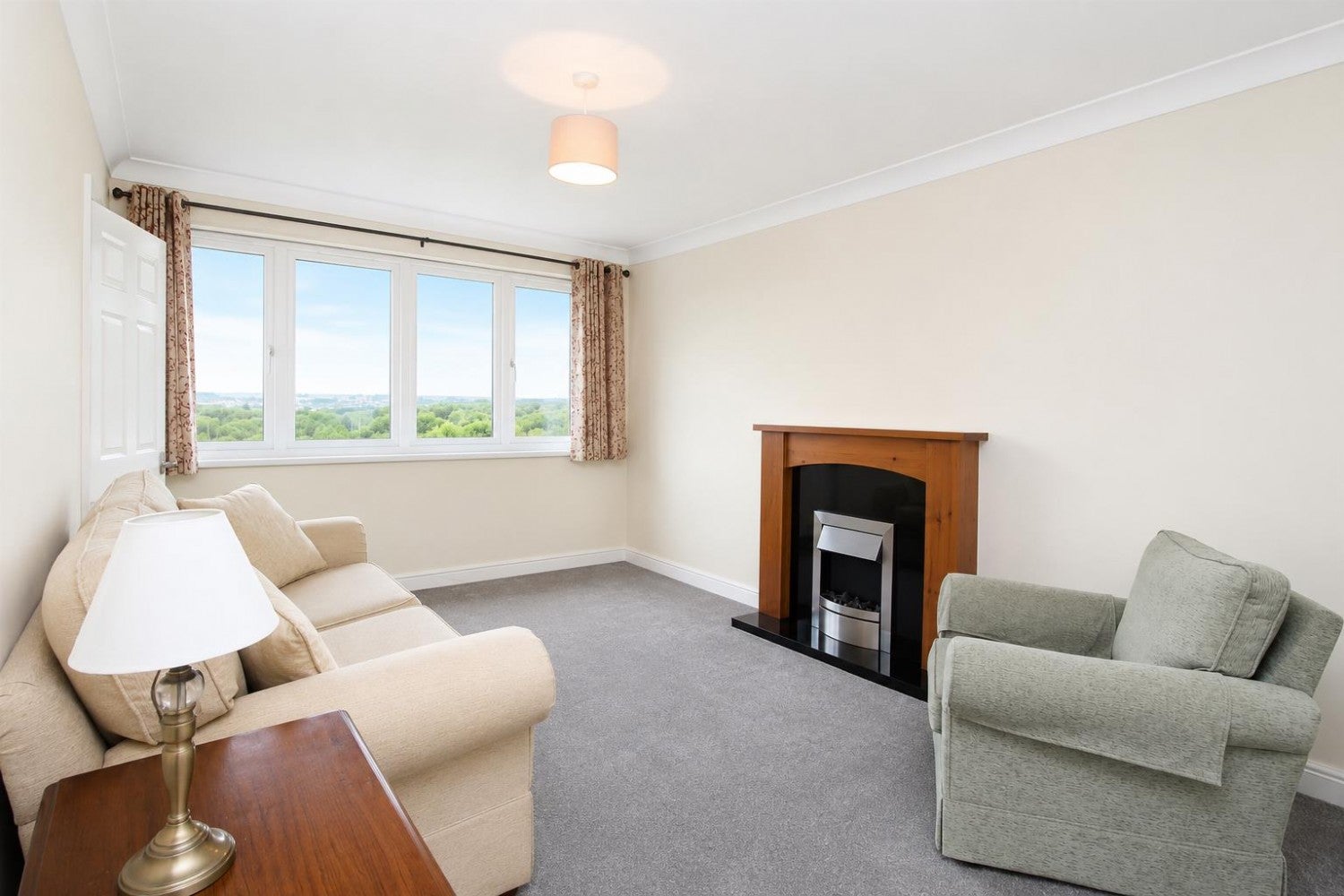 Flat Ingram Avenue in Newcastle upon Tyne