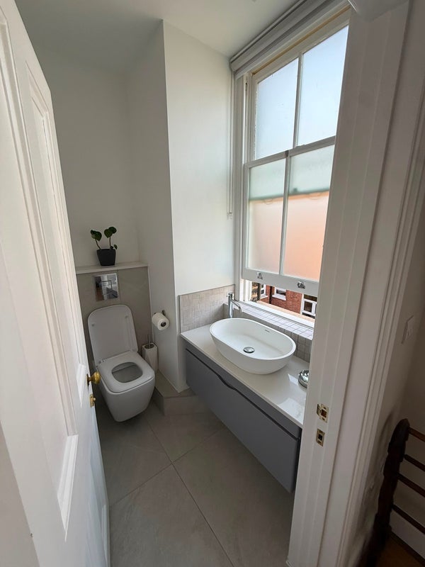 Room Holloway Road in Greater London