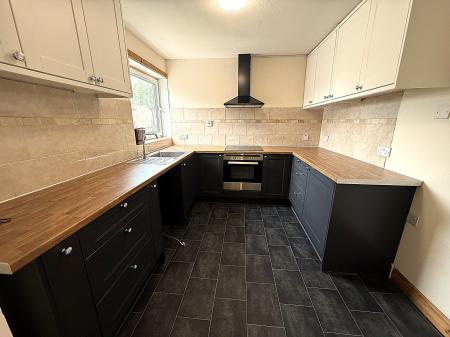 Flat Montague Crescent in Northampton