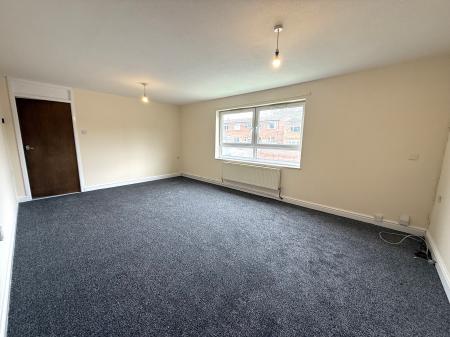 Flat Montague Crescent in Northampton