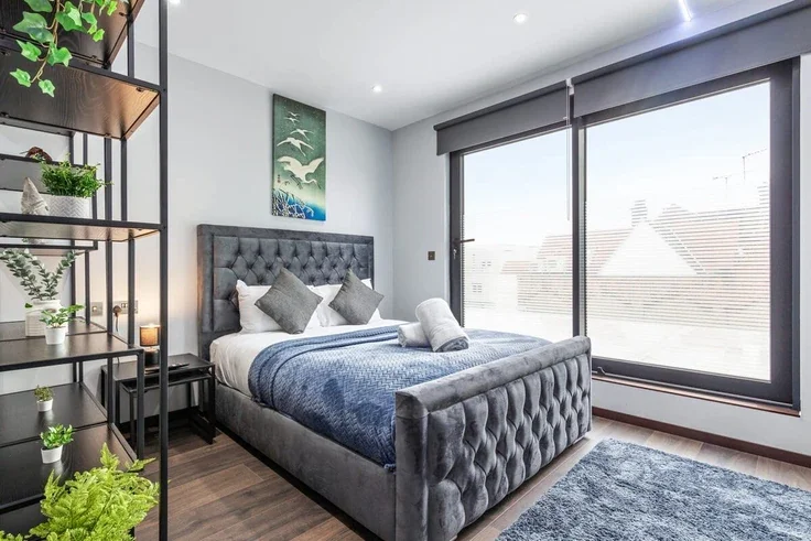 Room Woodstock Road in Greater London