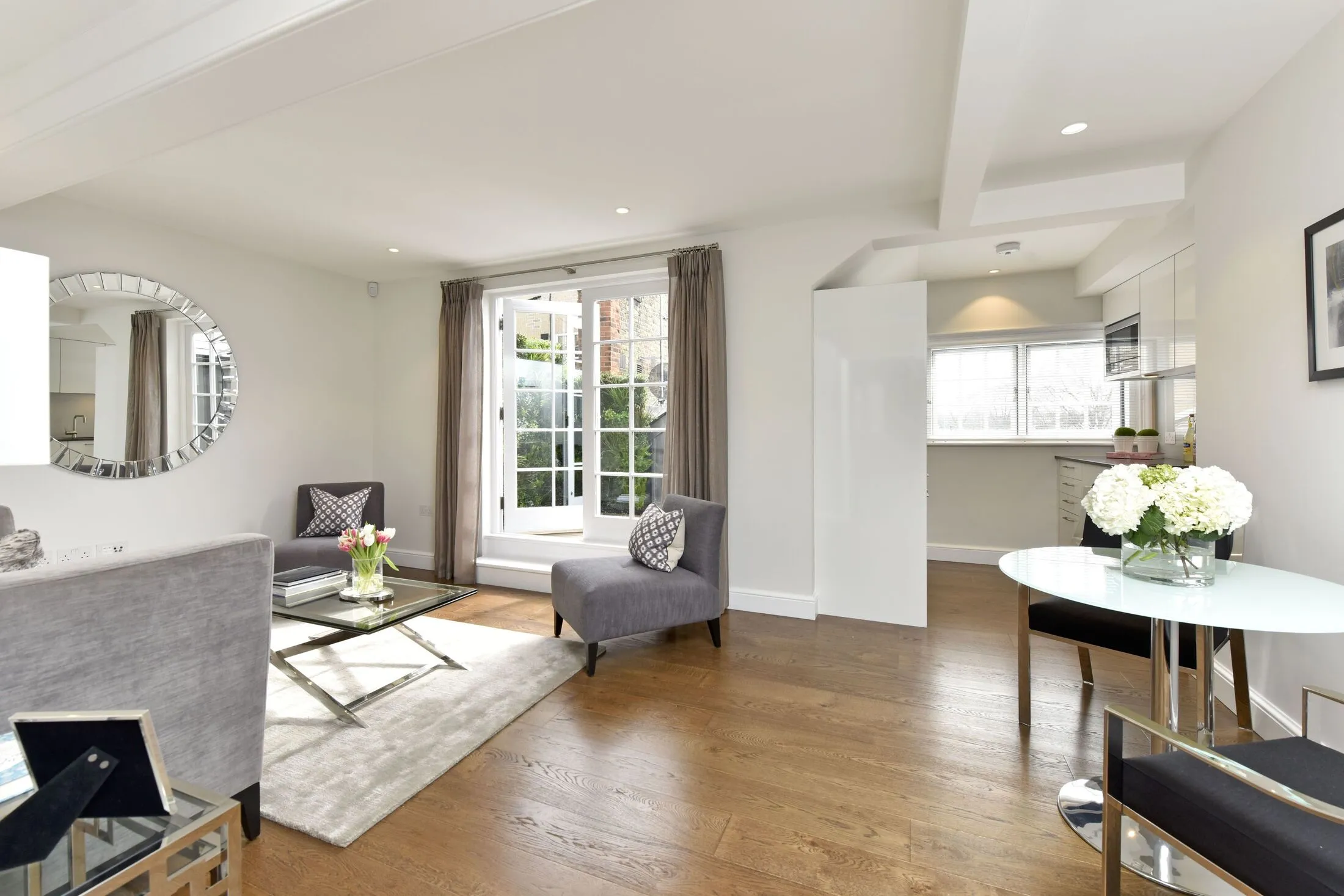 Flat Oakley Street in Greater London