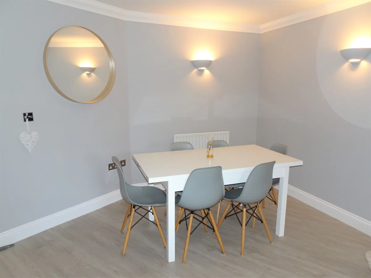 Flat Connaught Road in Hart