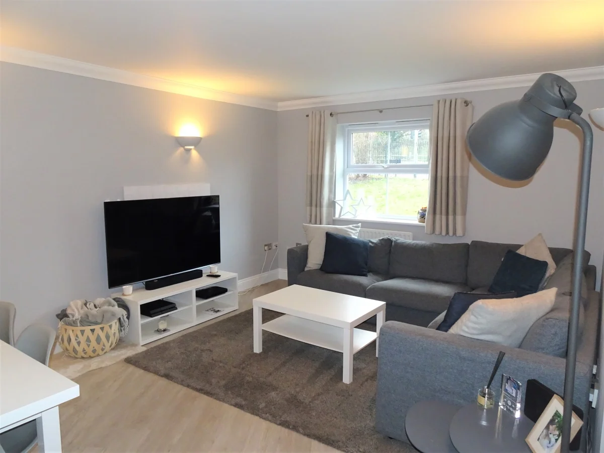 Flat Connaught Road in Hart