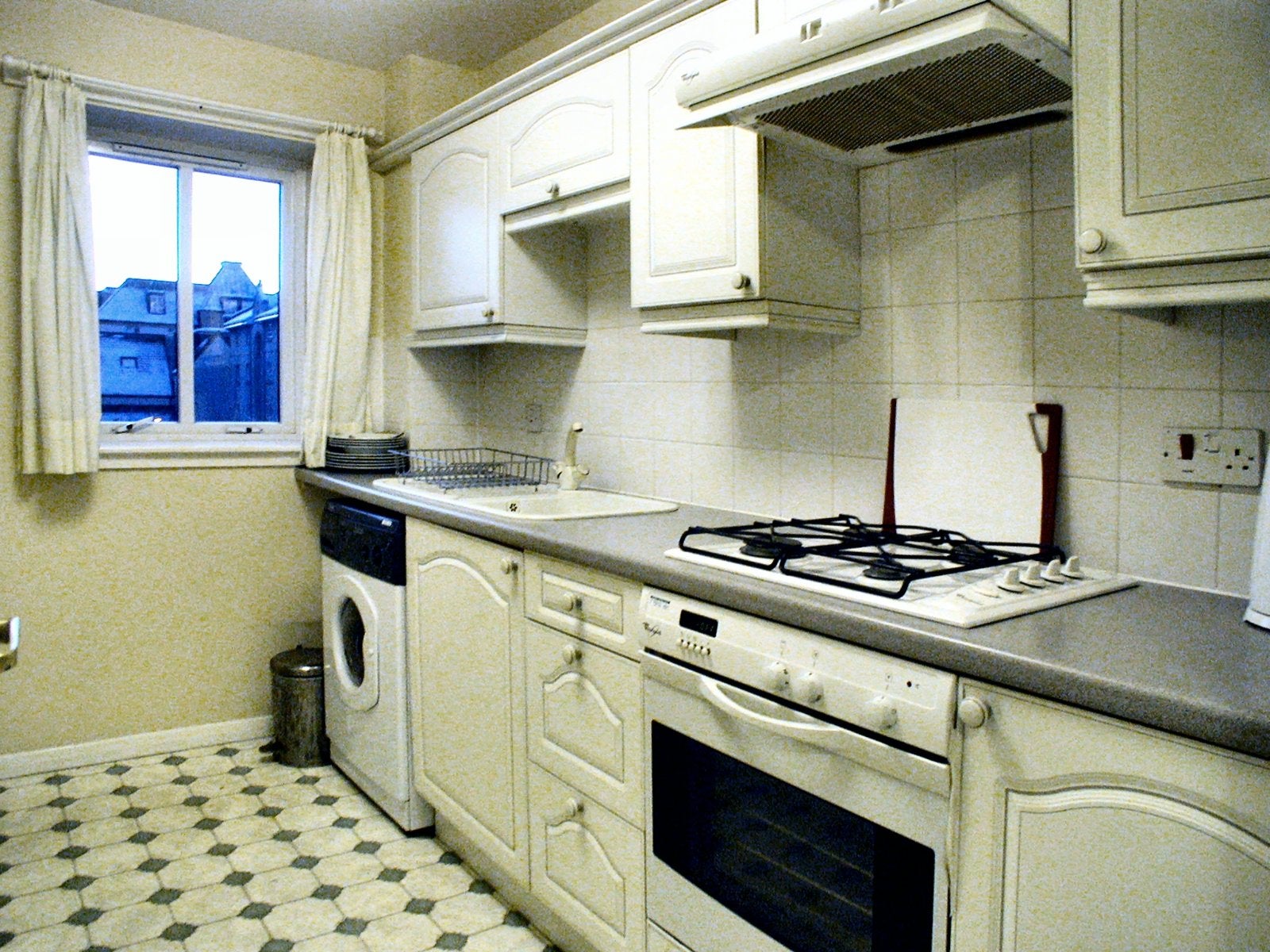Flat Sovereign Court in City of Edinburgh