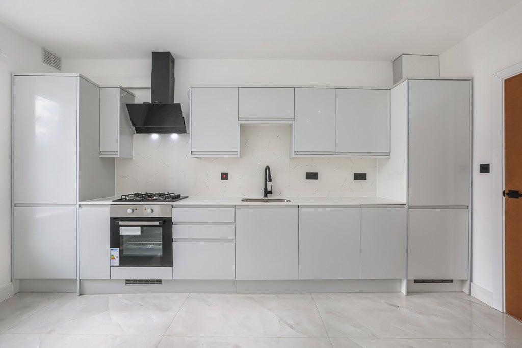 Flat Grosvenor Avenue in Greater London