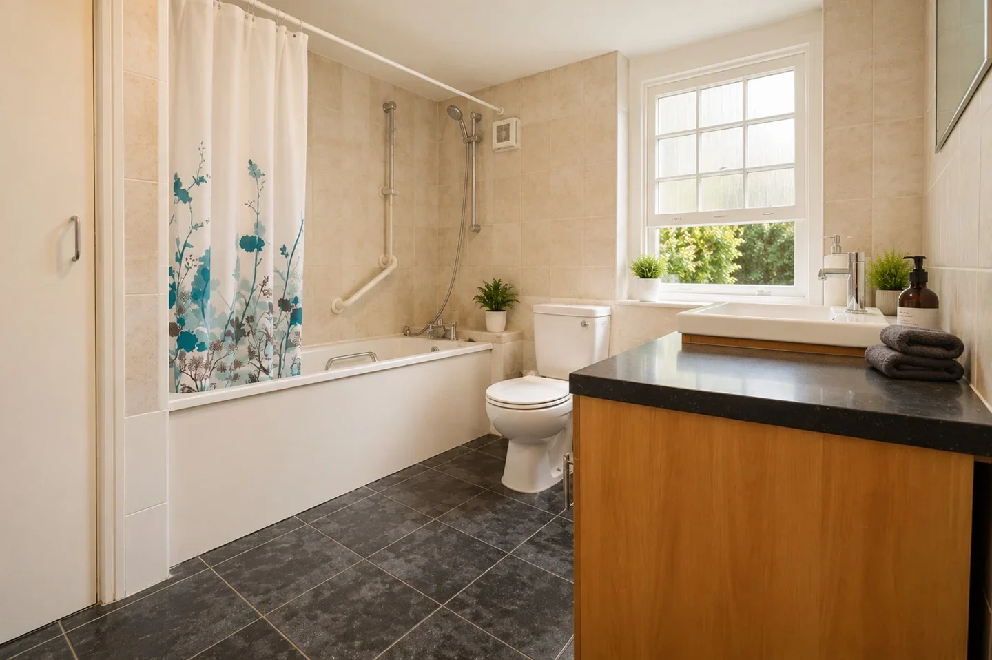Room Camden Road in Greater London