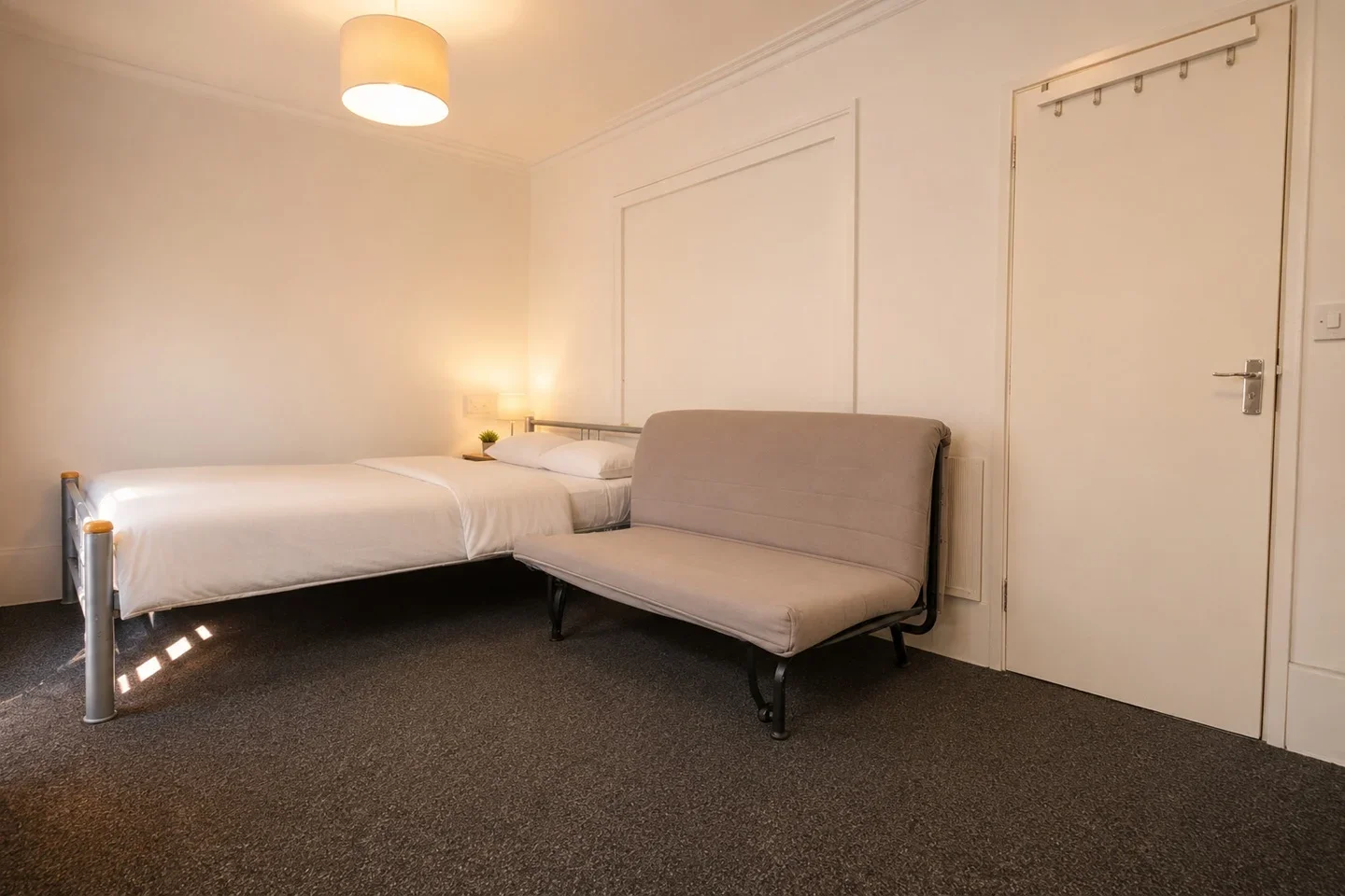 Room Camden Road in Greater London