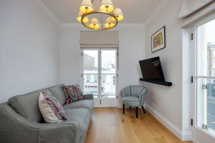 Flat Bedford Gardens in Greater London
