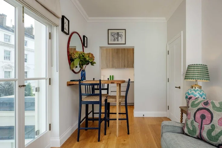 Flat Bedford Gardens in Greater London