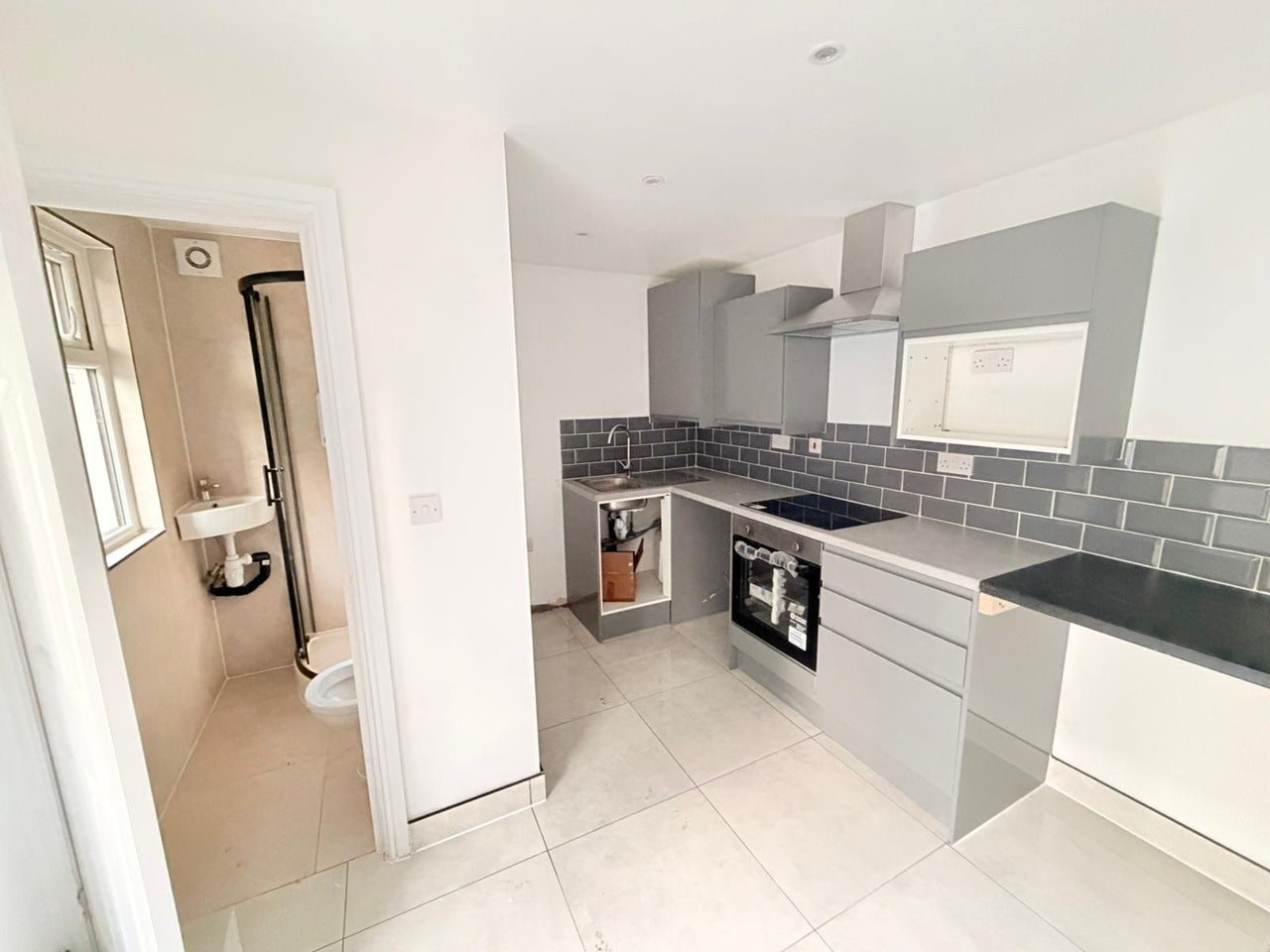 Flat Nottingham Road in Greater London