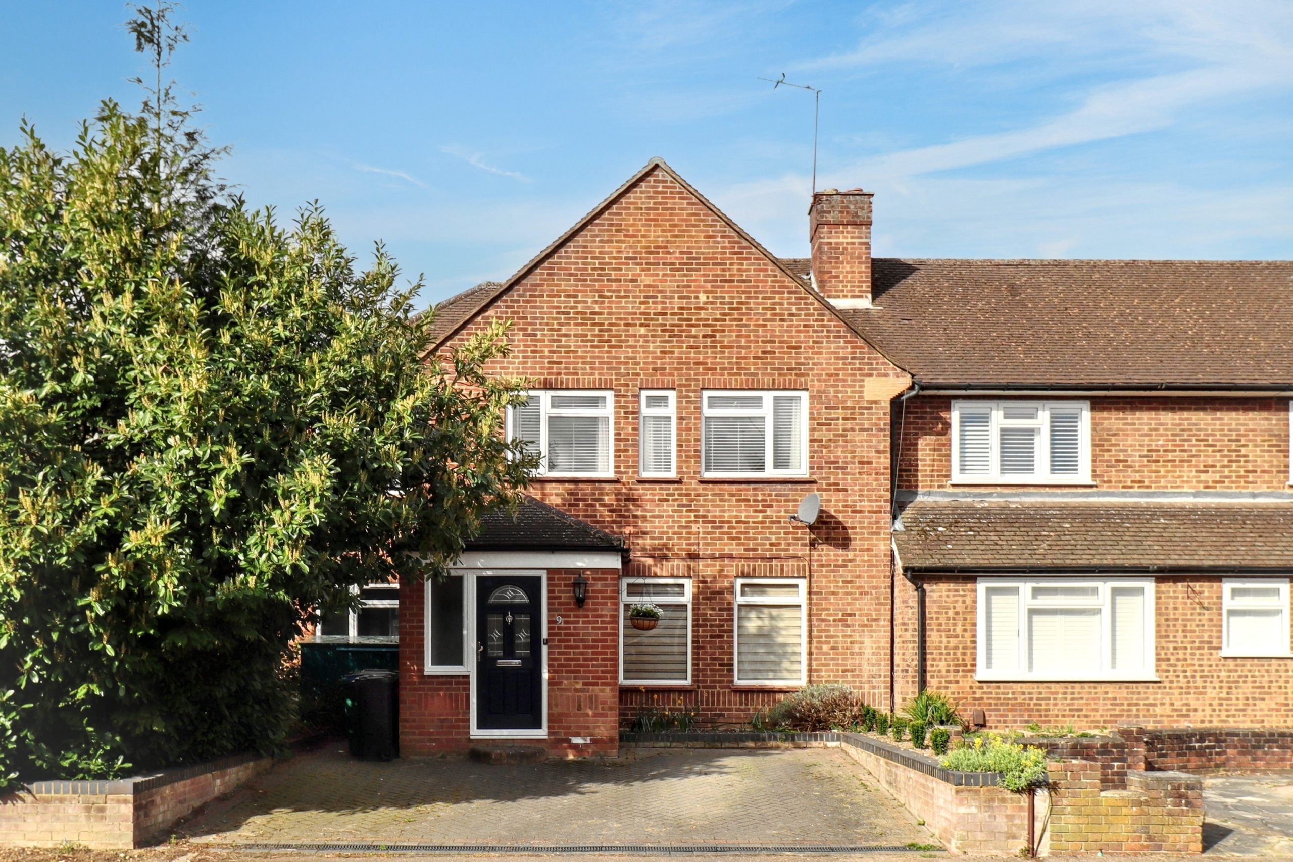 House Bovingdon Crescent in Watford