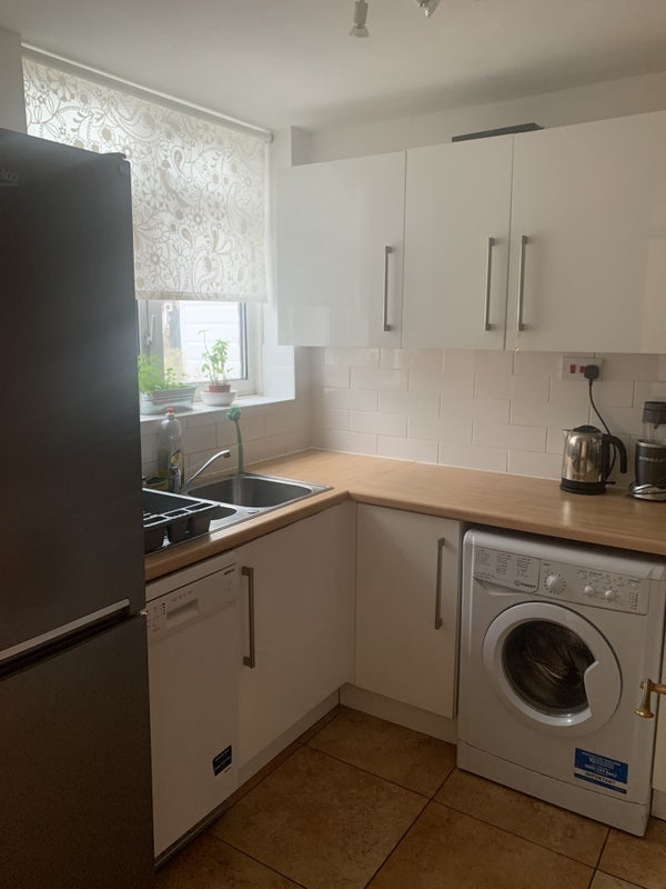 Room Dunston Road in Greater London