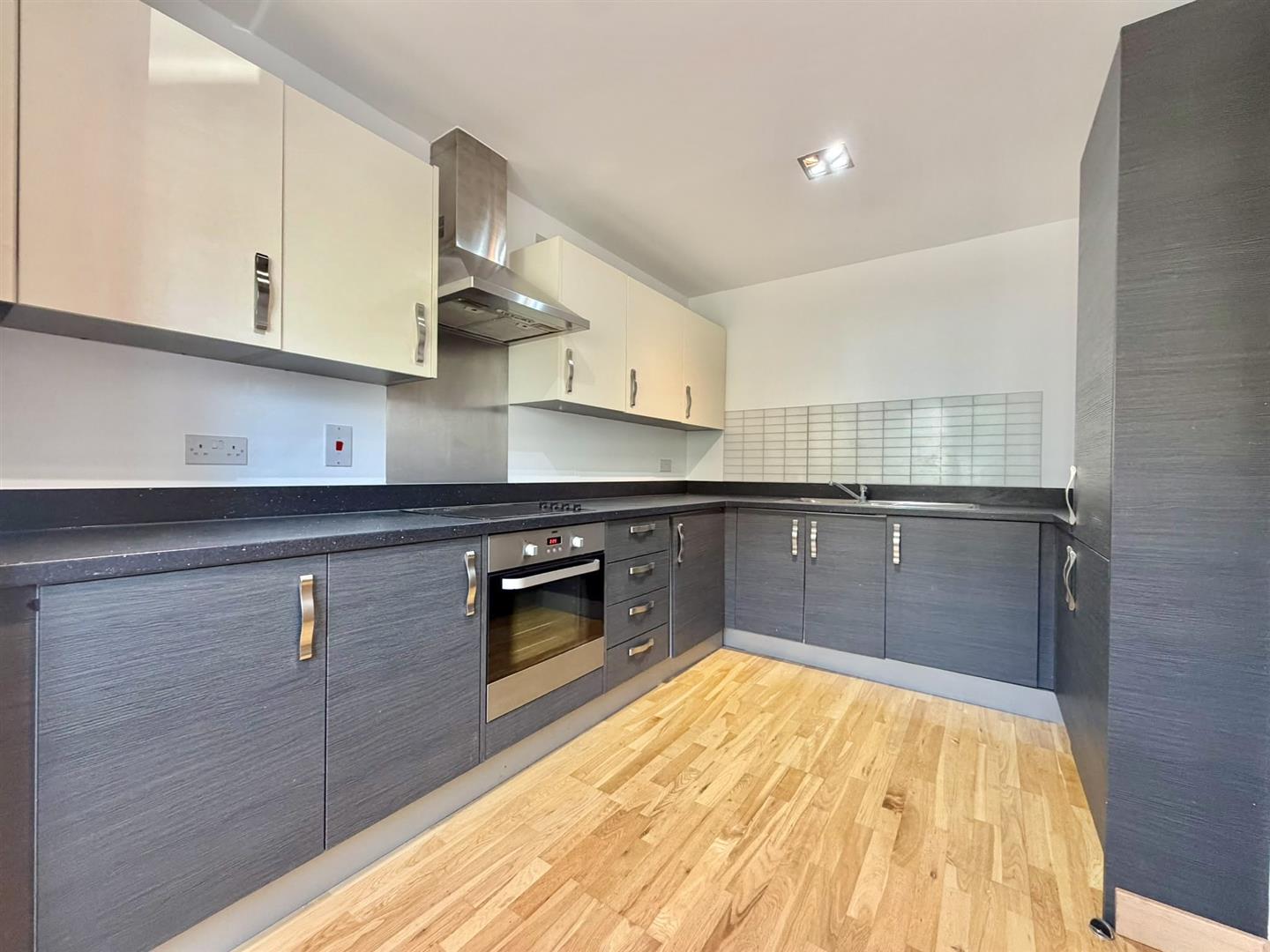 House Evergreen Drive in Greater London