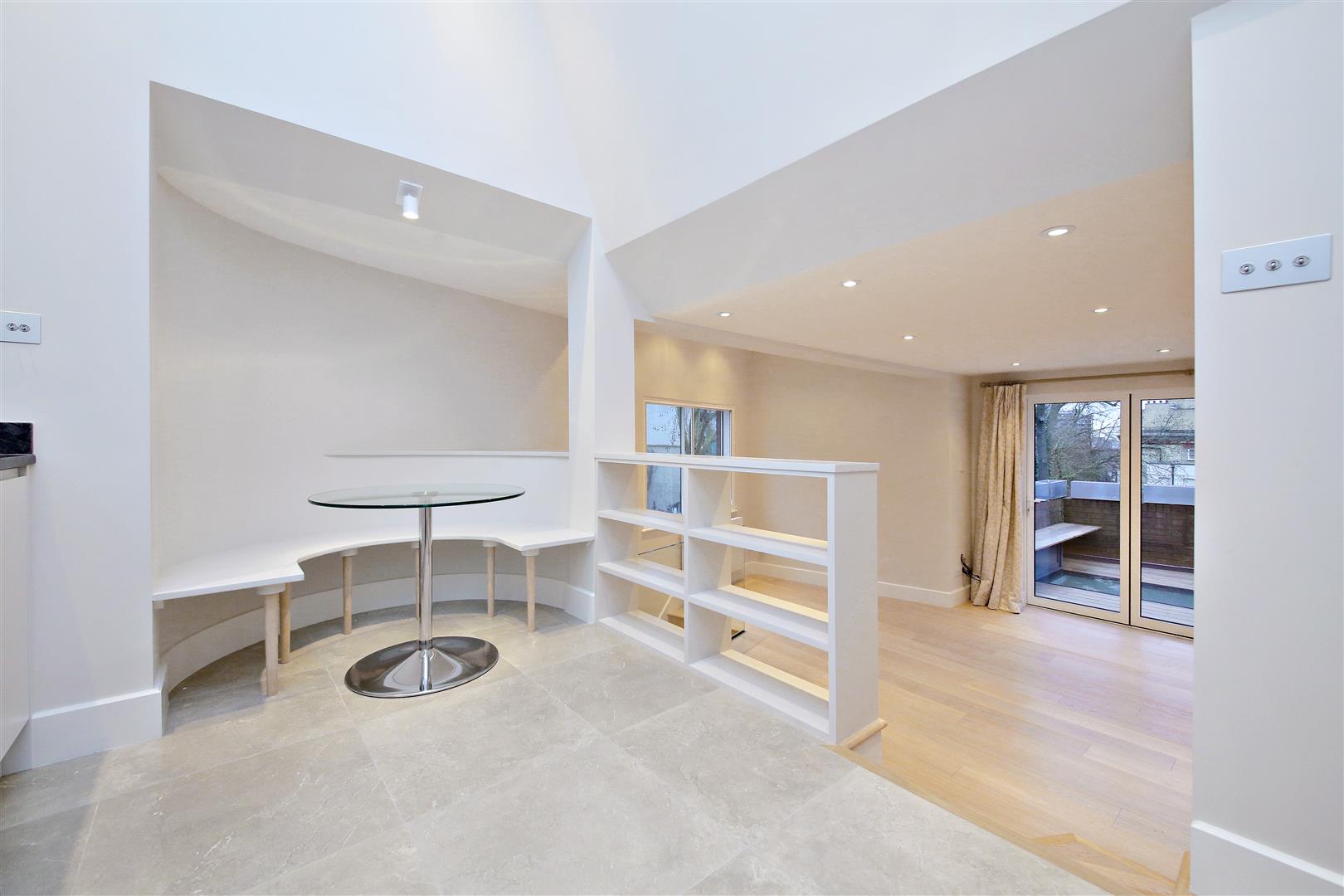 House Mulberry Close in Greater London
