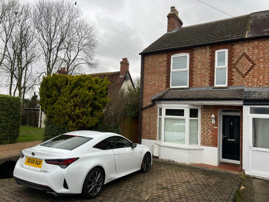 House High Road in Cotton End