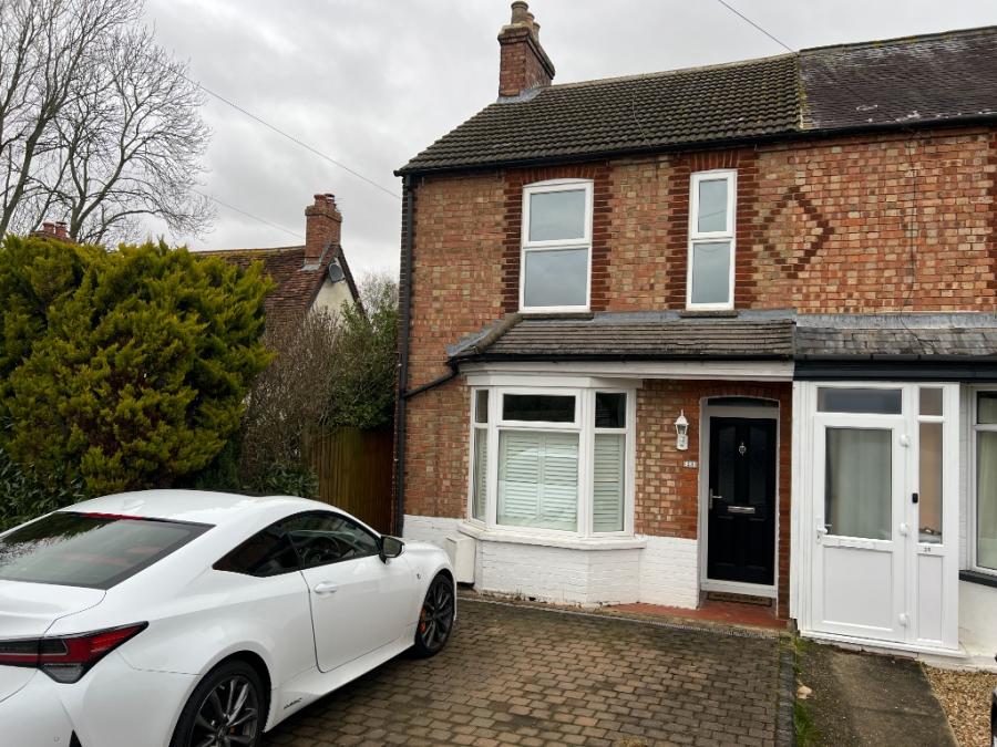 House High Road in Cotton End