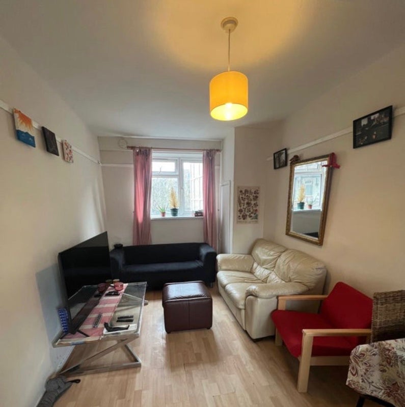 Room New Kent Road in Greater London