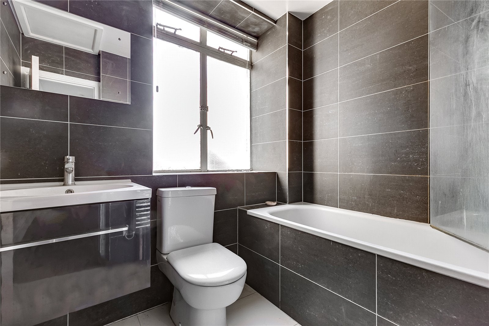 Flat Westbourne Gardens in City of Westminster