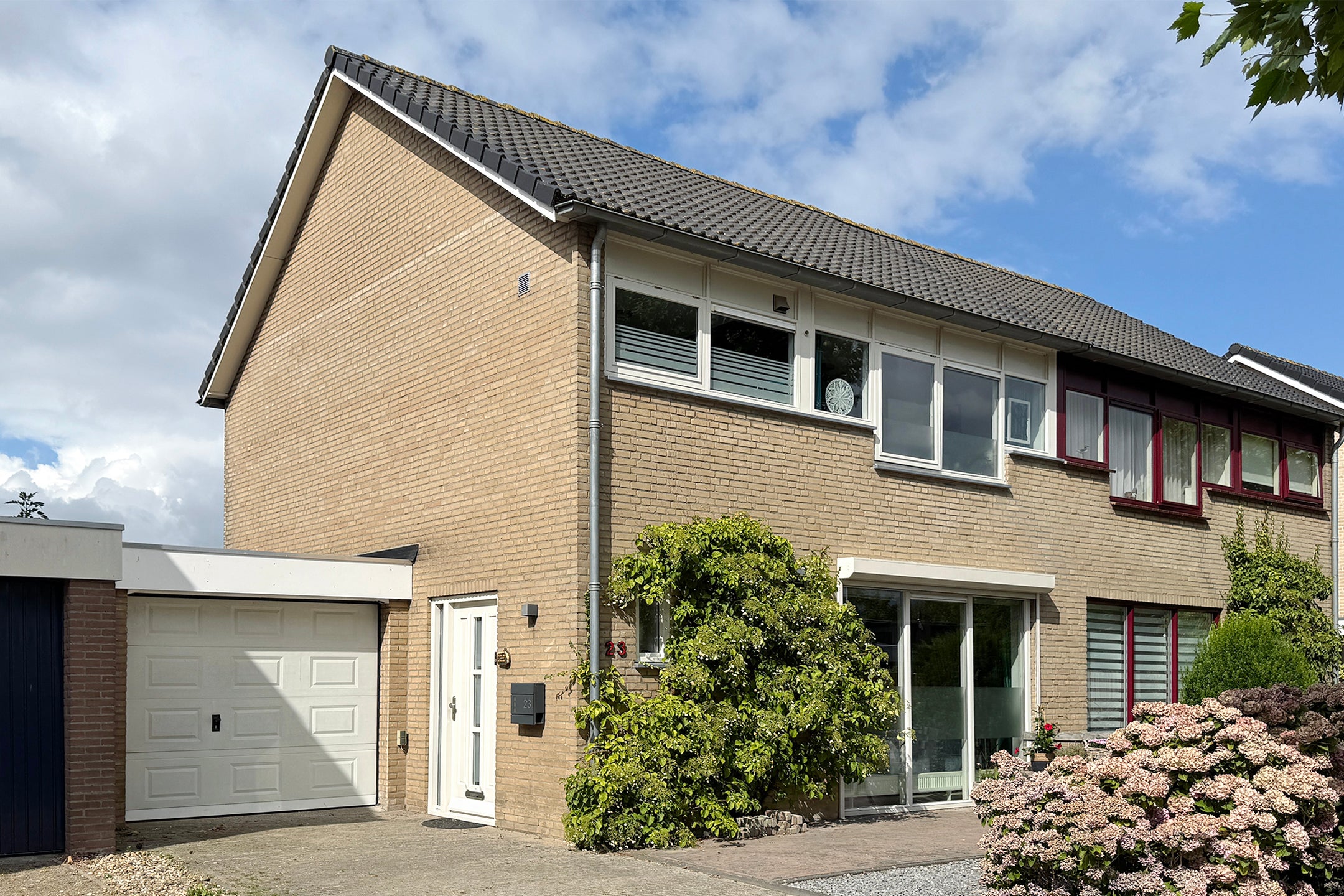 Huis Dr. Poelsstraat 23 in Standdaarbuiten