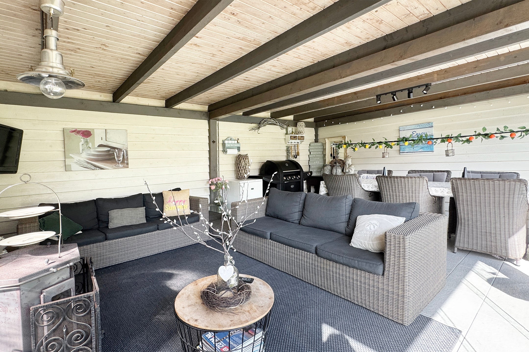 Tussenwoning te koop: Dr. Poelsstraat 23, Standdaarbuiten