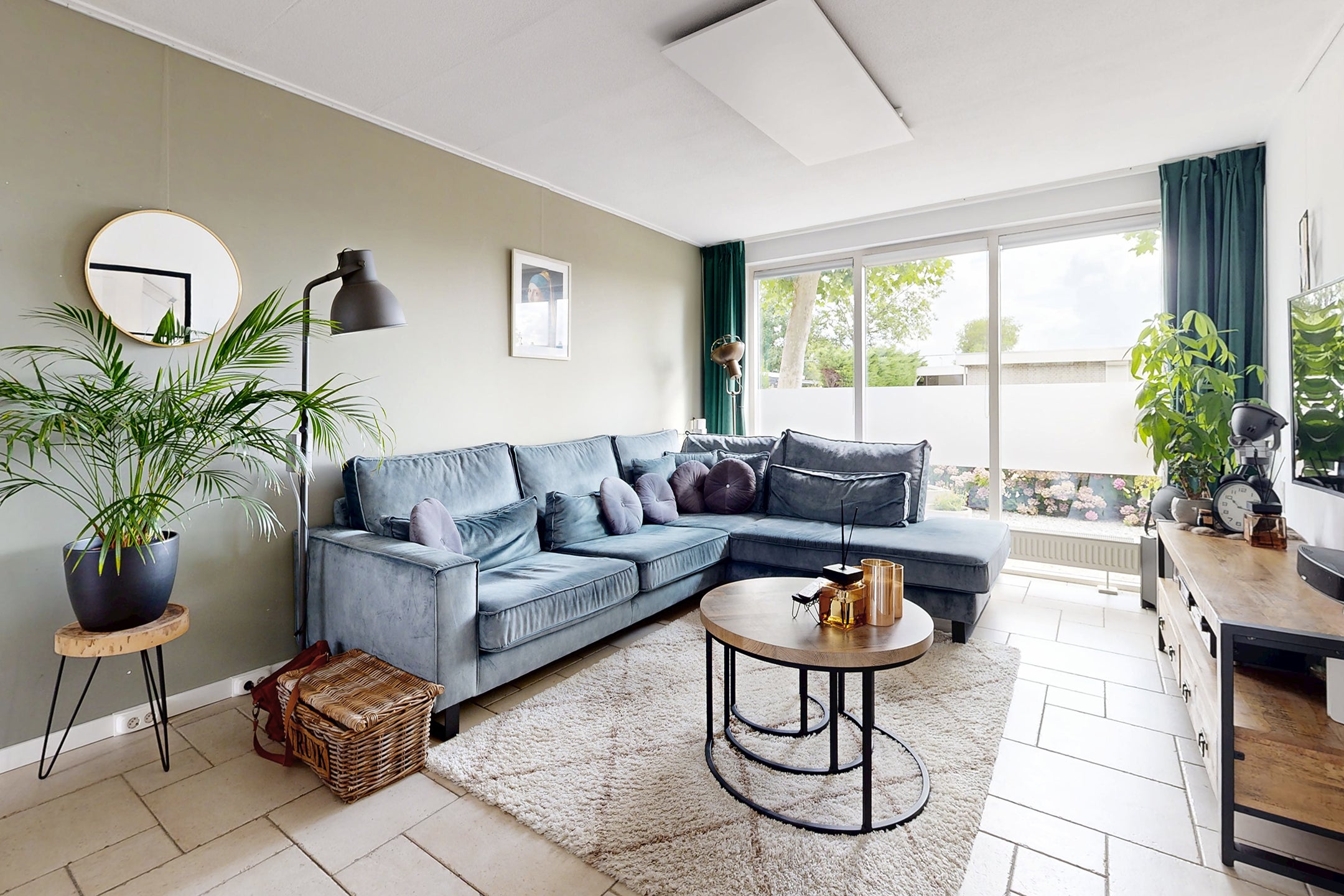 Tussenwoning te koop: Dr. Poelsstraat 23, Standdaarbuiten
