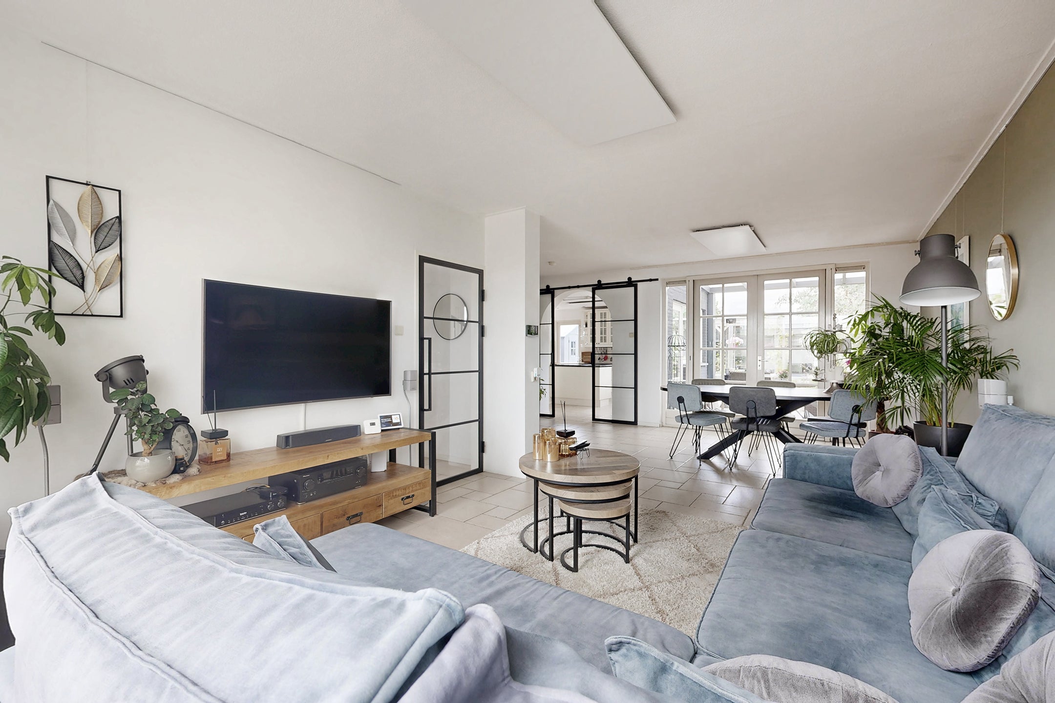 Tussenwoning te koop: Dr. Poelsstraat 23, Standdaarbuiten