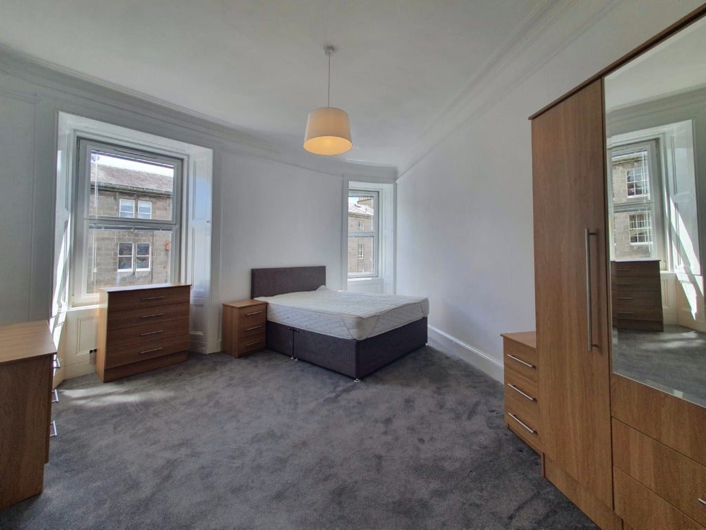 Flat Grindlay Street in City of Edinburgh