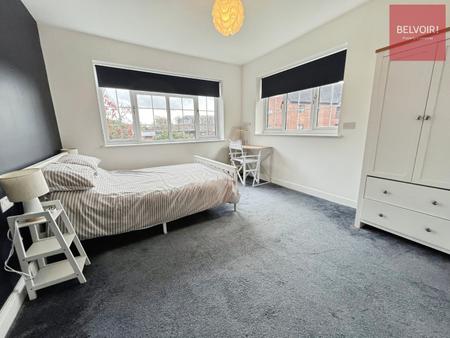 Room Dean Grove in Grimsby