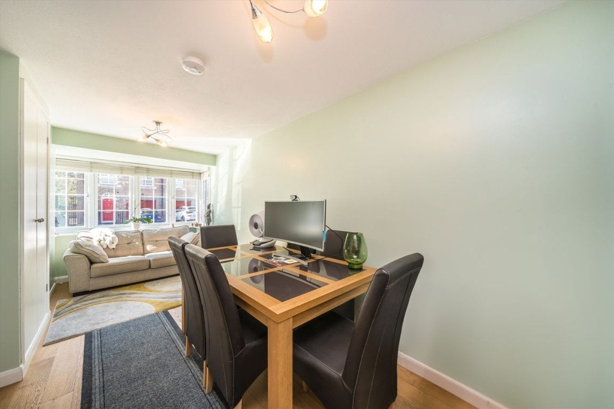 House Severnake Close in Greater London