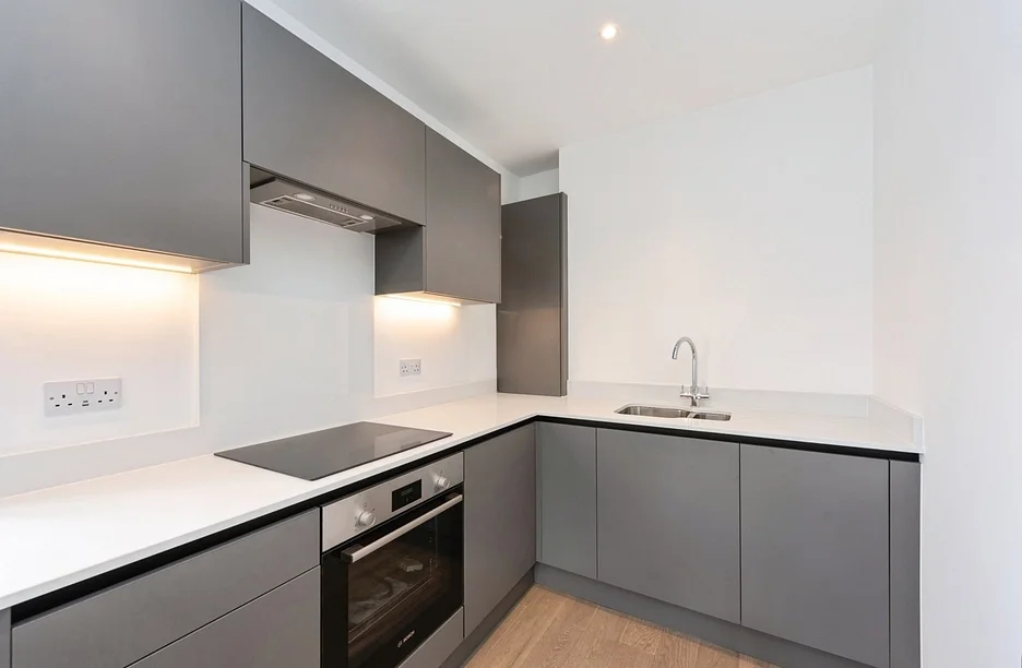 Flat Halford Road in Greater London