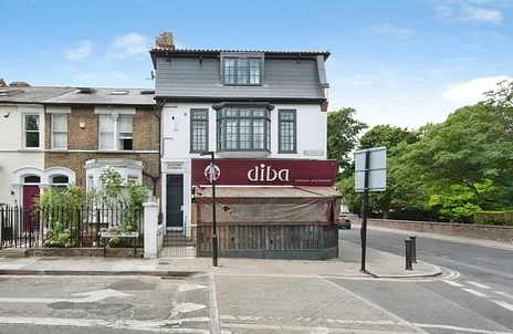 Flat Halford Road in Greater London