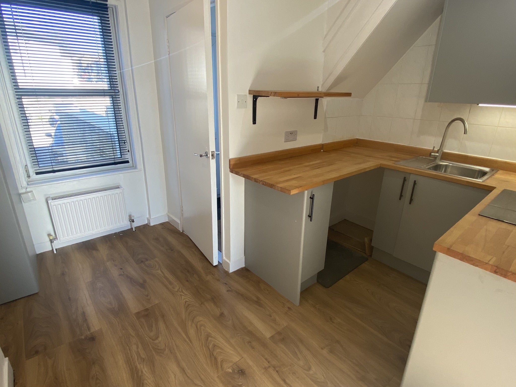 Flat Sandling Road in Maidstone