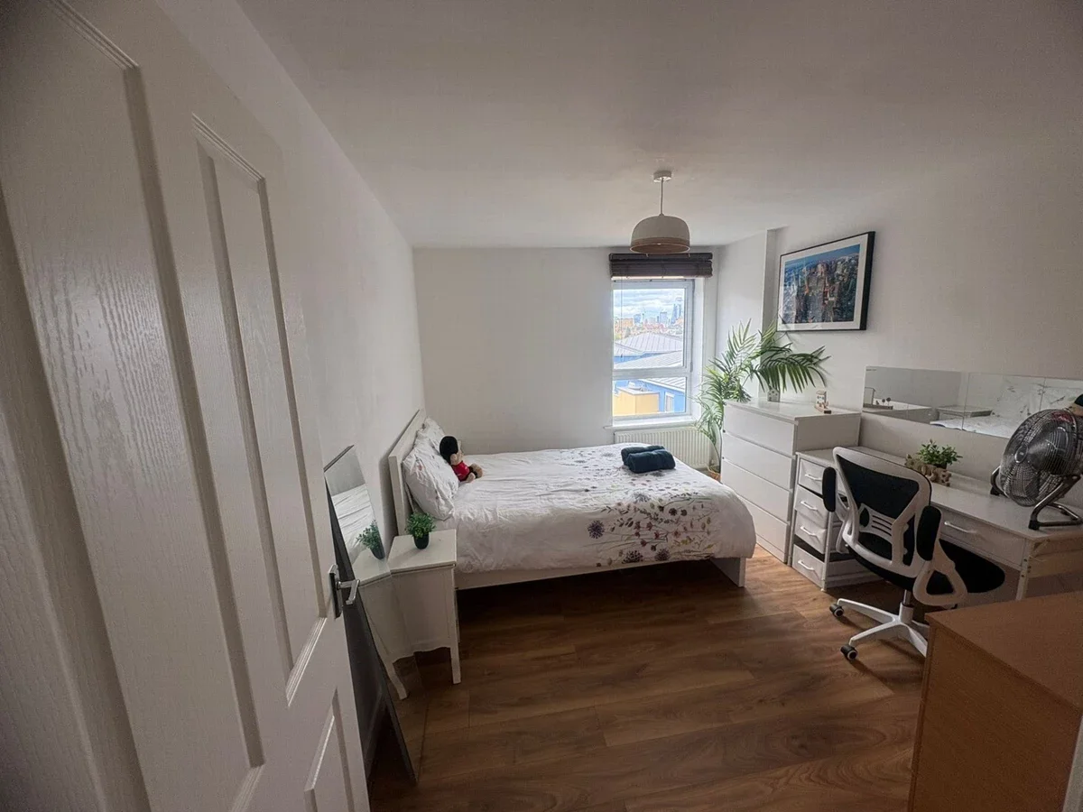 Flat Storehouse Mews in Greater London