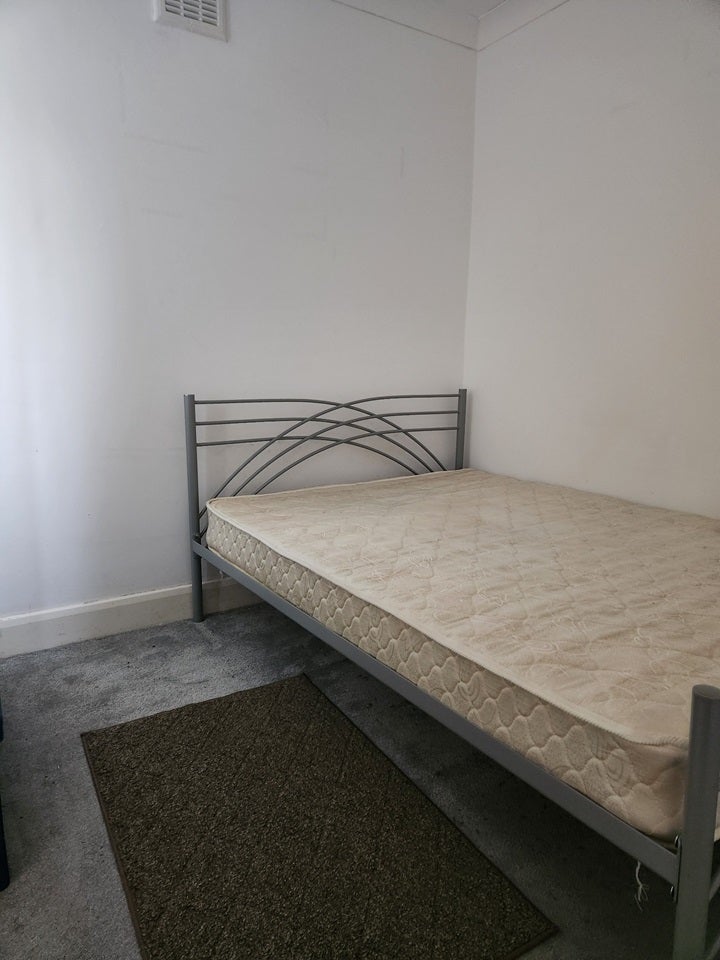 Room Culvers Avenue in Greater London