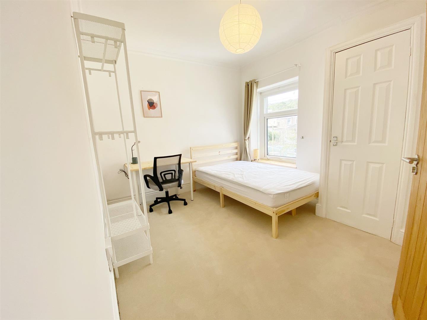 Flat Queen Street in Pontypridd